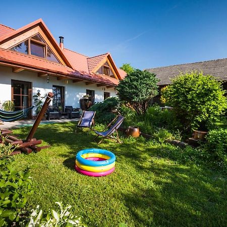 Dom Pod Orzechem Vila Łapczyce Exterior foto